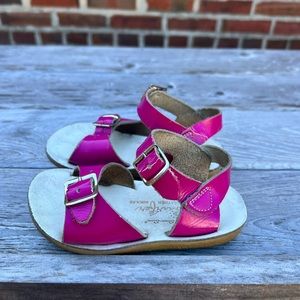Magenta Salt Water sandals